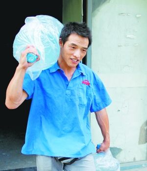 北京桶装水送水工